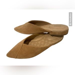 BIRDIES THE SWAN flats size 7.5 in Golden Oak suede. NWOB PERFECT CONDITION